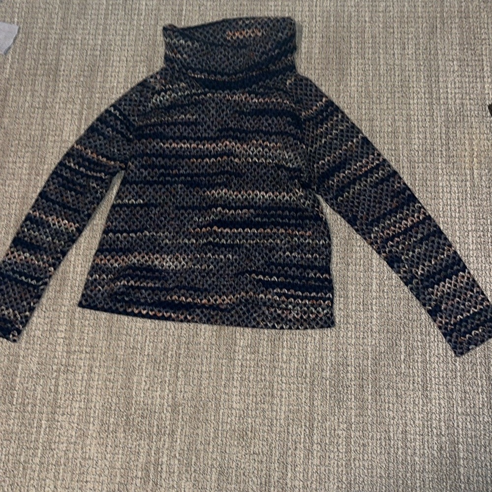 KUHL turtleneck sweater